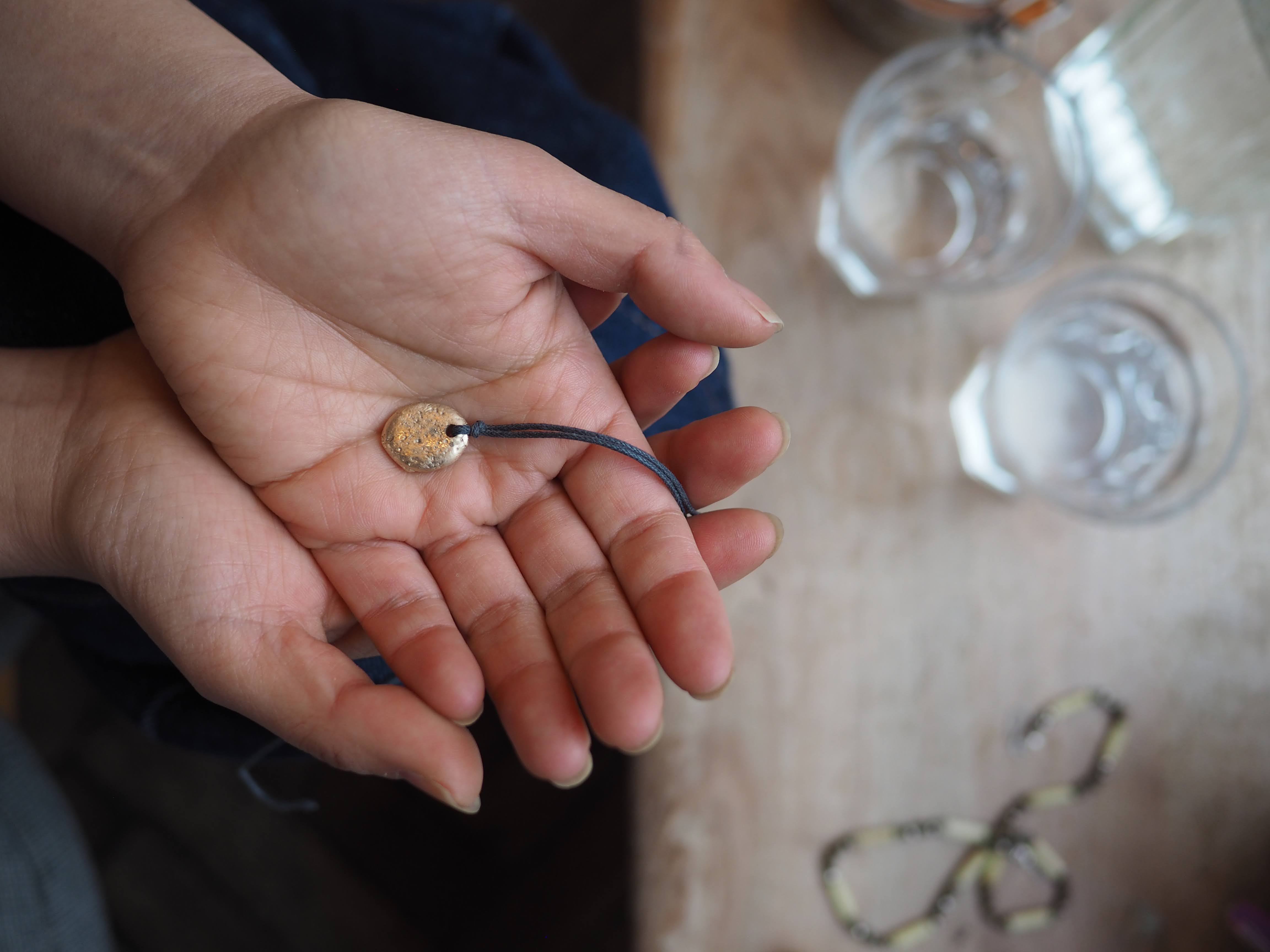 18ct Old Gold Pebble